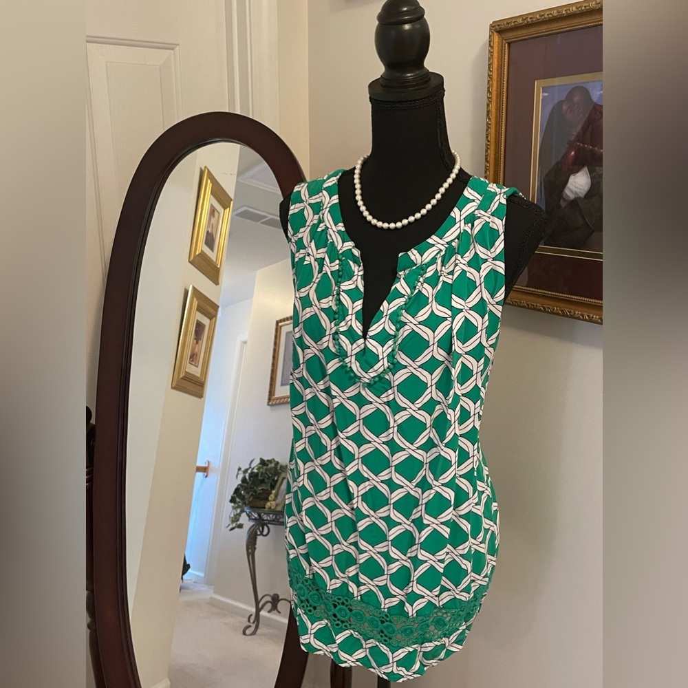 3X Sleeveless Green/White Crown and Ivy Blouse